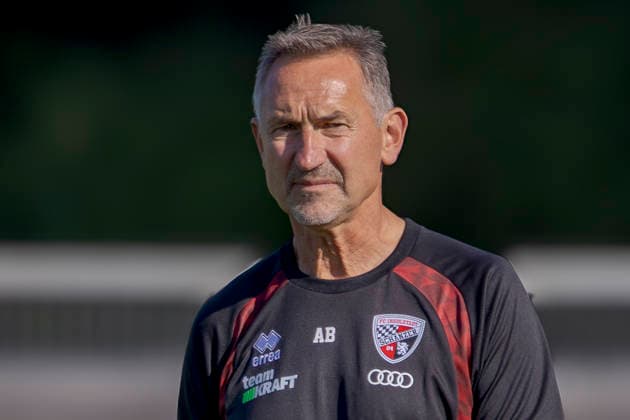 Ingolstadt, Deutschland 29. September 2026: 3. Liga - 2026 2027 - FC Ingolstadt 04 - Training Im Bild: Trainer Achim Beierlorzer (FCI) Trainingsgelände Audi Sportpark Bayern Copyright: xFotostandx xSchäferx