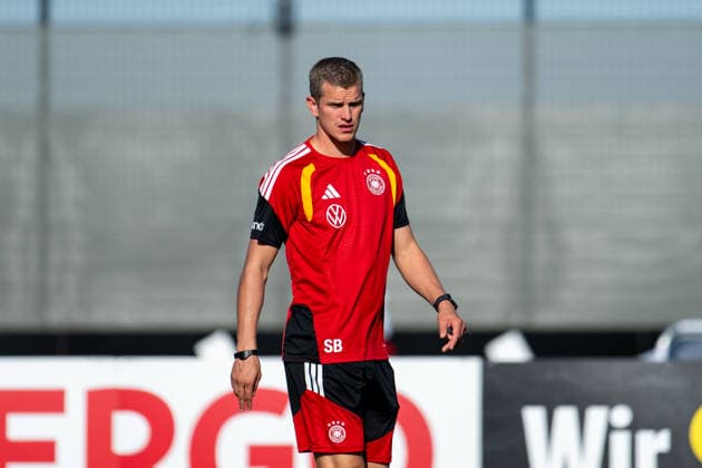 29.09.2026, GER, Fussball, Herren, UEFA Nations League, Training, DFB Nationalmannschaft Deutschland Sven Bender ( Deutschland, Co-Trainer ) Herzogenaurach Adidas Basecamp Halftime Bayern Deutschland Copyright: xNordphoto Memmlerx