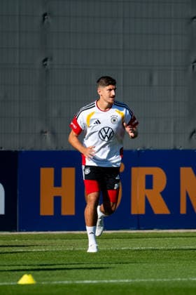 29.09.2026, GER, Fussball, Herren, UEFA Nations League, Training, DFB Nationalmannschaft Deutschland Vitaly Janelt ( Deutschland ) Herzogenaurach Adidas Basecamp Halftime Bayern Deutschland Copyright: xNordphoto Memmlerx