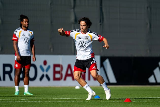29.09.2026, GER, Fussball, Herren, UEFA Nations League, Training, DFB Nationalmannschaft Deutschland Mika Baur ( Deutschland ) Herzogenaurach Adidas Basecamp Halftime Bayern Deutschland Copyright: xNordphoto Memmlerx