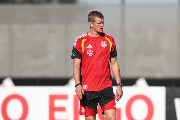 Sven Bender (Deutschland, Co-Trainer), GER, Deutschland Nationalmannschaft, Training, Fussball, UEFA Nations League, Saison 2026 2027, 29.09.2026, GER, Deutschland Nationalmannschaft, Training, Fussball, UEFA Nations League, Saison 2026 2027, 29.09.2026 Herzogenaurach Copyright: xEibner-Pressefoto JennixMaulx EP_JML