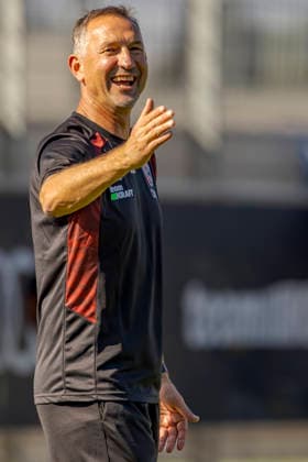 Ingolstadt, Deutschland 29. September 2026: 3. Liga - 2026 2027 - FC Ingolstadt 04 - Training Im Bild: Trainer Achim Beierlorzer (FCI) gestikuliert auf dem Spielfeld. Trainingsgelände Audi Sportpark Bayern Copyright: xFotostandx xSchäferx
