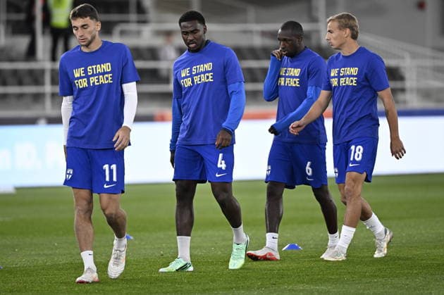 LKS 20260929 Finnish players wear jerseys with the message We stand for peace ahead of the UEFA Nations League Group C1 football match between Finland and Belarus in Helsinki, Finland, on September 29, 2026. Despite Belarus s support for Russia during its full-scale war in Ukraine, its national team, Nationalteam is still allowed to compete internationally under certain conditions. The decision to host the match in Finland has drawn criticism from Ukraine’s ambassador and embassy. - RONI REKOMAA Helsinki Finland eoas9ez_Zqk  Copyright: xRonixRekomaax eoas9ez_Zqk