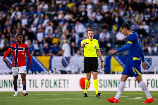 260929 Ryan Lee, referee, during the UEFA European Under-21 Qualifier football match between Norway and Bosnia-Herzegovina on September 29, 2026 in Stavanger. Photo: Marius Simensen BILDBYRAN COP 238 bbeng bosnia bosnia-hercegovina em kvalifisering football fotball fotboll norge norway soccer U21, U 21 UEFA EURO, EM, Europameisterschaft,Fussball under-21 qualifiers Copyright: MARIUSxSIMENSEN BB260929BB305
