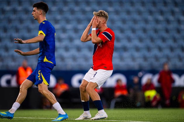 260929 Sindre Walle Egeli of Norway reacts after missing a chance to score during the UEFA European Under-21 Qualifier football match between Norway and Bosnia-Herzegovina on September 29, 2026 in Stavanger. Photo: Marius Simensen BILDBYRAN COP 238 bbeng bosnia bosnia-hercegovina depp em kvalifisering football fotball fotboll norge norway soccer U21, U 21 UEFA EURO, EM, Europameisterschaft,Fussball under-21 qualifiers Copyright: MARIUSxSIMENSEN BB260929BB329