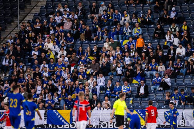260929 Spectators in the stands during the UEFA European Under-21 Qualifier football match between Norway and Bosnia-Herzegovina on September 29, 2026 in Stavanger. Photo: Marius Simensen BILDBYRAN COP 238 bbeng bosnia bosnia-hercegovina em kvalifisering football fotball fotboll norge norway soccer U21, U 21 UEFA EURO, EM, Europameisterschaft,Fussball under-21 qualifiers Copyright: MARIUSxSIMENSEN BB260929BB345