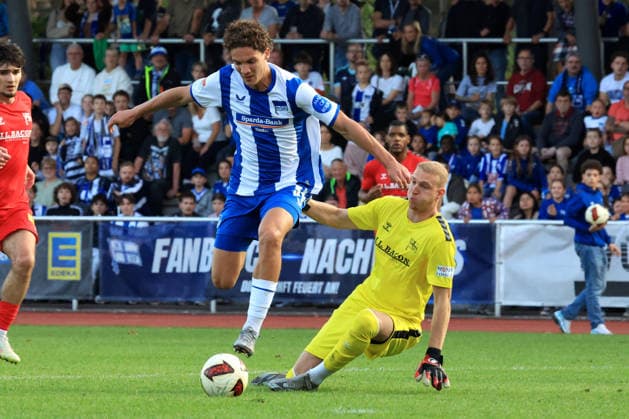 29.09.2026, DEU GER, Fussball , Testspiel, 2.Fussballbundesliga , Spieltag, Saison 2026 2027, Berliner Ernst-Reuter-Stadion, Hertha03 Zehlendorf vs. Hertha BSC 0:1 durch Liam Brenn ( Hertha 03 1 ), Soufian Gouram ( Hertha BSC Berlin 33 ) 2. Liga: DFB DFL regulations prohibit any use of photographs as image sequences and or quasi-video) nordphoto GmbH Engler Berlin Ernst-Reuter-Stadion Berlin Deutschland Copyright: xNordphotox xEnglerx