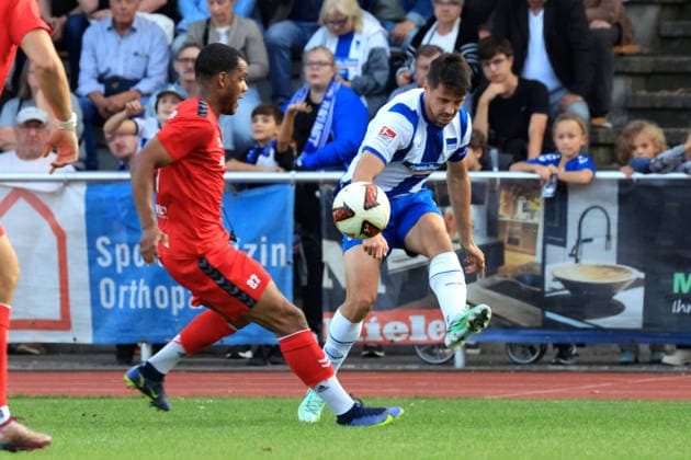 29.09.2026, DEU GER, Fussball , Testspiel, 2.Fussballbundesliga , Spieltag, Saison 2026 2027, Berliner Ernst-Reuter-Stadion, Hertha03 Zehlendorf vs. Hertha BSC Loui Samson ( Hertha 03 5 ), Josip Brekalo ( Hertha BSC Berlin 7 ) 2. Liga: DFB DFL regulations prohibit any use of photographs as image sequences and or quasi-video) nordphoto GmbH Engler Berlin Ernst-Reuter-Stadion Berlin Deutschland Copyright: xNordphotox xEnglerx