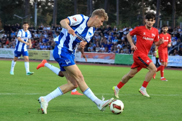 29.09.2026, DEU GER, Fussball , Testspiel, 2.Fussballbundesliga , Spieltag, Saison 2026 2027, Berliner Ernst-Reuter-Stadion, Hertha03 Zehlendorf vs. Hertha BSC Shamil Ziarov ( Hertha 03 19 ), Jan-Luca Schuler ( Hertha BSC Berlin 18 ) 2. Liga: DFB DFL regulations prohibit any use of photographs as image sequences and or quasi-video) nordphoto GmbH Engler Berlin Ernst-Reuter-Stadion Berlin Deutschland Copyright: xNordphotox xEnglerx