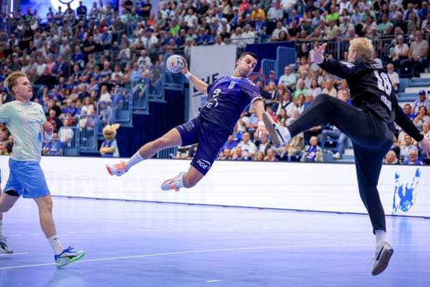 29.09.2026, Handball, EL, VfL Gummersbach - PGE Wybrzeza Gdansk Danzig, 1.Spieltag EHF European League, Saison 2026 27 Herren, Schwalbe-Arena: Rafal Stepien (PGE 09) wirft den Ball auf das Tor von Bertram Obling (VfL Gummersbach 16) Nordrhein-Westfalen Deutschland