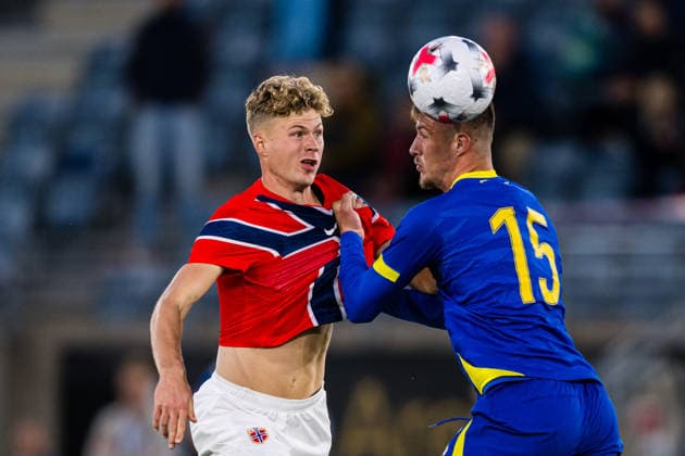 260929 Sindre Walle Egeli of Norway and Haris Berbic of Bosnia-Herzegovina during the UEFA European Under-21 Qualifier football match between Norway and Bosnia-Herzegovina on September 29, 2026 in Stavanger. Photo: Marius Simensen BILDBYRAN COP 238 bbeng bosnia bosnia-hercegovina em kvalifisering football fotball fotboll norge norway soccer U21, U 21 UEFA EURO, EM, Europameisterschaft,Fussball under-21 qualifiers Copyright: MARIUSxSIMENSEN BB260929BB386