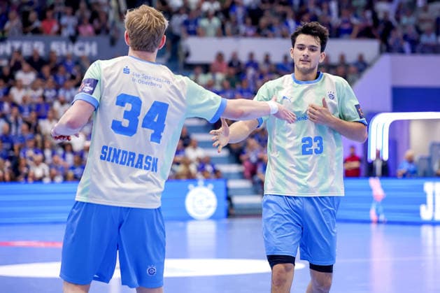 29.09.2026, Handball, EL, VfL Gummersbach - PGE Wybrzeza Gdansk Danzig, 1.Spieltag EHF European League, Saison 2026 27 Herren, Schwalbe-Arena: Torjubel Nikola Roganovic (VfL Gummersbach 23) jubelnd neben Gardar Ingi Sindrason (VfL Gummersbach 34) Nordrhein-Westfalen Deutschland