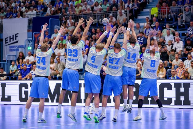 29.09.2026, Handball, EL, VfL Gummersbach - PGE Wybrzeza Gdansk Danzig, 1.Spieltag EHF European League, Saison 2026 27 Herren, Schwalbe-Arena: Mauer aus Gardar Ingi Sindrason (VfL Gummersbach 34) Nikola Roganovic (VfL Gummersbach 23) Ellidi Vidarsson (VfL Gummersbach 04) Kristjan Horzen (VfL Gummersbach 27) Teitur Einarsson (VfL Gummersbach 14) Lukas Blohme (VfL Gummersbach 08) verteidigen den Freiwurf Nordrhein-Westfalen Deutschland