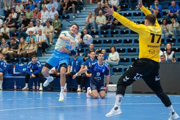 Ludwig Hallbaeck, Rueckraum, (VfL Gummersbach 20), Mateusz Zembrzycki, Torwart, (PGE Wybrzeze Gdansk 17), , VfL Gummersbach vs. PGE Wybrzeze Gdansk, EHF European League, Herren , 1. Spieltag, Saison 2026 2027, 29.09.2026 Gummersbach NRW Deutschland