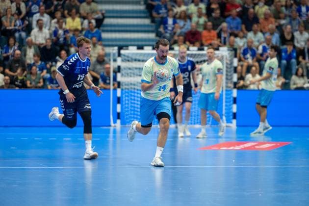 Teitur Oern Einarsson bei einem erfolgreichem Konter, Rueckraum, (VfL Gummersbach 14), , VfL Gummersbach vs. PGE Wybrzeze Gdansk, EHF European League, Herren , 1. Spieltag, Saison 2026 2027, 29.09.2026 Gummersbach NRW Deutschland