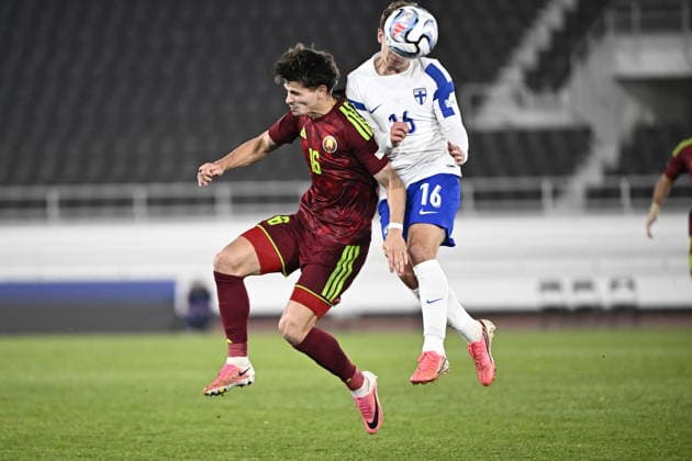 Anton Kovalev of Belarus vies with Anssi Suhonen (R) of Finland during the UEFA Nations League League C Group C1 football match between Finland and Belarus in Helsinki, Finland, on September 29, 2026. - RONI REKOMAA Helsinki Finland GnNn-C75vY4  Copyright: xRonixRekomaax GnNn-C75vY4