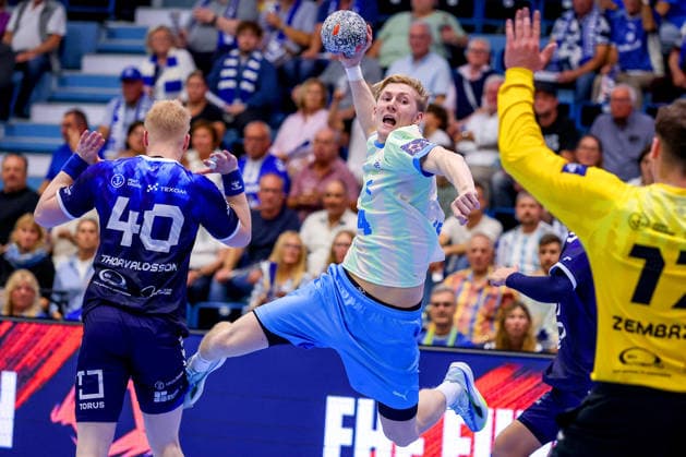 29.09.2026, Handball, EL, VfL Gummersbach - PGE Wybrzeza Gdansk Danzig, 1.Spieltag EHF European League, Saison 2026 27 Herren, Schwalbe-Arena: Gardar Ingi Sindrason (VfL Gummersbach 34) wirft den Ball auf das Tor von Mateusz Zembrzycki (PGE 17) Nordrhein-Westfalen Deutschland