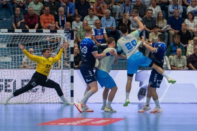 Mateusz Zembrzycki, Torwart, (PGE Wybrzeze Gdansk 17), Tomasz Gebala, Rueckraum, (PGE Wybrzeze Gdansk 48), Ludwig Hallbaeck, Rueckraum, (VfL Gummersbach 20), , VfL Gummersbach vs. PGE Wybrzeze Gdansk, EHF European League, Herren , 1. Spieltag, Saison 2026 2027, 29.09.2026 Gummersbach NRW Deutschland