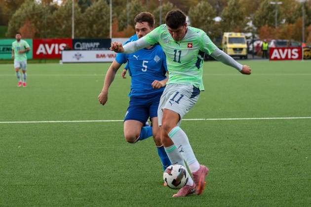 Fussball: Europa: UEFA U21, U 21 Europameisterschaft 2027 - Qualifikation, Gruppe C, 29.09.2026, 15:00 Uhr - Island U21 vs. Schweiz U21 - Throttarvöllur (Reykjavik, Island); Hlynur Freyr Karlsson (Island U21) Alessio Besio (Schweiz U21) Reykjavik Throttarvöllur Reykjavik Island Copyright: xAmiirxAmedjouax