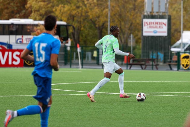 Fussball: Europa: UEFA U21, U 21 Europameisterschaft 2027 - Qualifikation, Gruppe C, 29.09.2026, 15:00 Uhr - Island U21 vs. Schweiz U21 - Throttarvöllur (Reykjavik, Island); Amin Cosic (Island U21) Bruno Ogbus (Schweiz U21) Reykjavik Throttarvöllur Reykjavik Island Copyright: xAmiirxAmedjouax