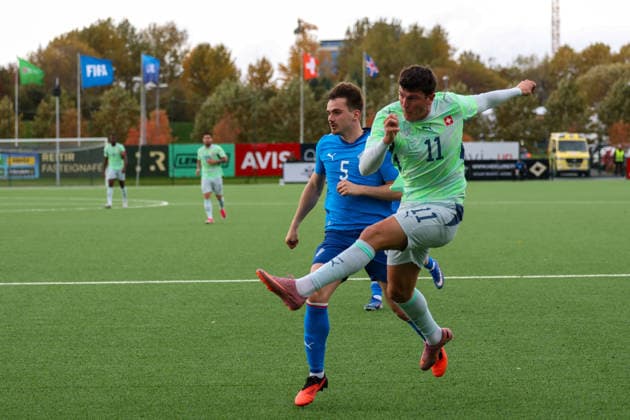 Fussball: Europa: UEFA U21, U 21 Europameisterschaft 2027 - Qualifikation, Gruppe C, 29.09.2026, 15:00 Uhr - Island U21 vs. Schweiz U21 - Throttarvöllur (Reykjavik, Island); Hlynur Freyr Karlsson (Island U21) Alessio Besio (Schweiz U21) Reykjavik Throttarvöllur Reykjavik Island Copyright: xAmiirxAmedjouax