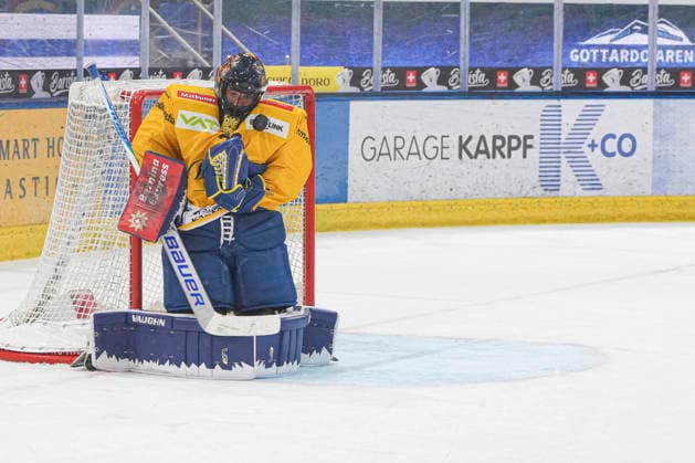 29 09 2026, Quinto, Gottardo Arena, NL: HC AmbrÃ¬-Piotta v HC Davos: 29 goalkeeper Sandro Aeschlimann (Davos) Quinto Gottardo Arena Ticino Switzerland Copyright: xJustPictures.ch JarixPestelaccix jp-en-JaPe-JP6_JAr_NL_HCAP_HCD_29Sep2026_000030