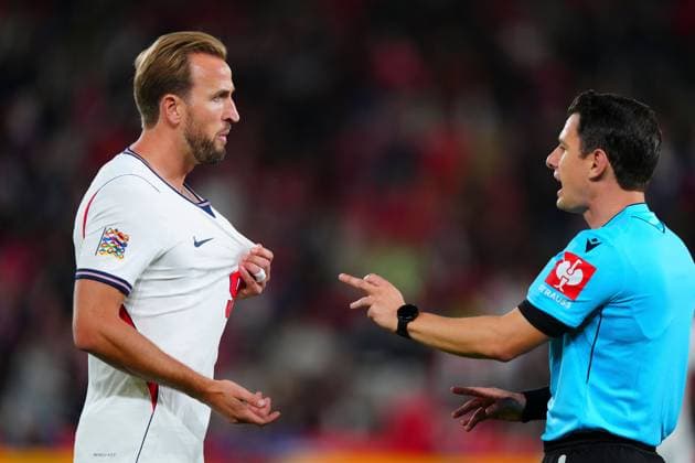 Harry Kane of England is ticked off by referee Umut Meler Czechia v England, UEFA Nations League, Football, Fortuna Arena, Prague, Czechia - 29 Sep 2026Prague Fortuna Arena Czech Republic  Copyright: xJavierxGarcia Shutterstockx 17175831z