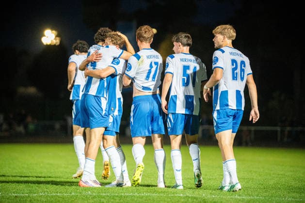 Testspiel: Hertha BSC vs. Hertha 03 Zehlendorf; Berlin, 29.09.2026 Testspiel: Torjubel bei den Hertha Spielern, während dem Spiel Hertha BSC vs. Hertha 03 Zehlendorf im Ernst-Reuter-Sportfeld am September 29, 2026 in Berlin, Deutschland. Copyright: xBEAUTIFULxSPORTS Kuehnx