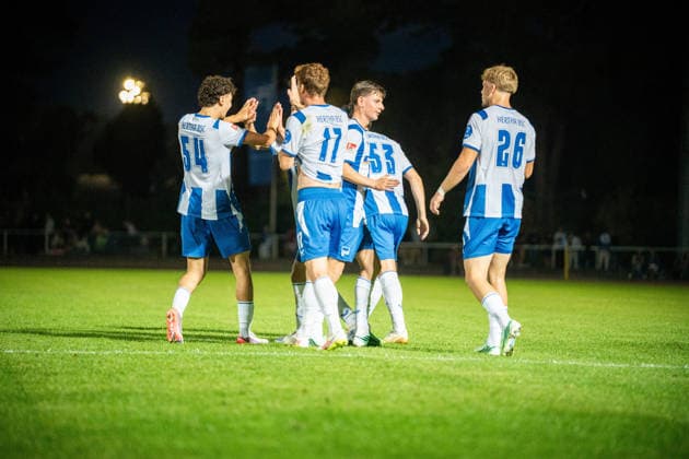 Testspiel: Hertha BSC vs. Hertha 03 Zehlendorf; Berlin, 29.09.2026 Testspiel: Torjubel bei den Hertha Spielern, während dem Spiel Hertha BSC vs. Hertha 03 Zehlendorf im Ernst-Reuter-Sportfeld am September 29, 2026 in Berlin, Deutschland. Copyright: xBEAUTIFULxSPORTS Kuehnx