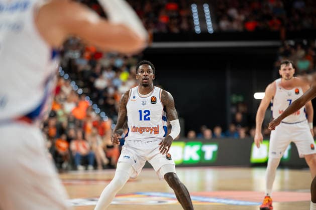 EuroLeague Round 2 match between Valencia Basket and of Kosner Baskonia Vitoria Gasteiz Damion Baugh of Kosner Baskonia Vitoria Gasteiz seen in action during the EuroLeague Round 2 match between Valencia Basket and of Kosner Baskonia Vitoria Gasteiz at Roig Arena , (Valencia ) on September 29, 2025. Copyright: xVicentexVidalxFernandezx