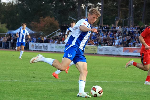 29.09.2026, DEU GER, Fussball , Testspiel, 2.Fussballbundesliga , Spieltag, Saison 2026 2027, Berliner Ernst-Reuter-Stadion, Hertha03 Zehlendorf vs. Hertha BSC Selim Telib ( Hertha BSC Berlin 47 ) 2. Liga: DFB DFL regulations prohibit any use of photographs as image sequences and or quasi-video) nordphoto GmbH Engler Berlin Ernst-Reuter-Stadion Berlin Deutschland Copyright: xNordphotox xEnglerx