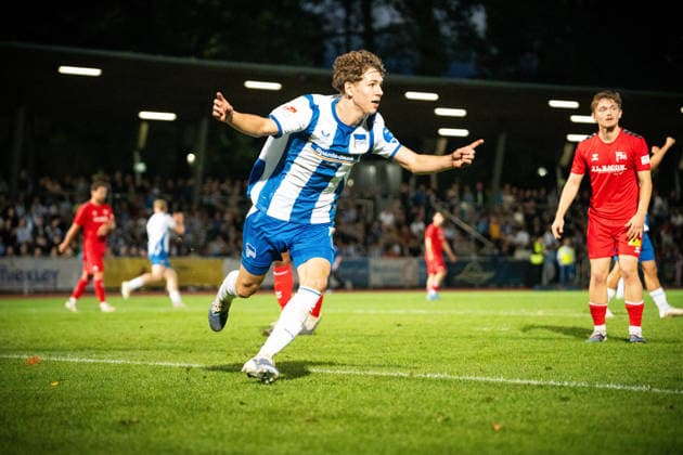 Testspiel: Hertha BSC vs. Hertha 03 Zehlendorf; Berlin, 29.09.2026 Testspiel: Pino WILL (Hertha BSC 55) jubelt über das Tor während dem Spiel Hertha BSC vs. Hertha 03 Zehlendorf im Ernst-Reuter-Sportfeld am September 29, 2026 in Berlin, Deutschland. Copyright: xBEAUTIFULxSPORTS Kuehnx
