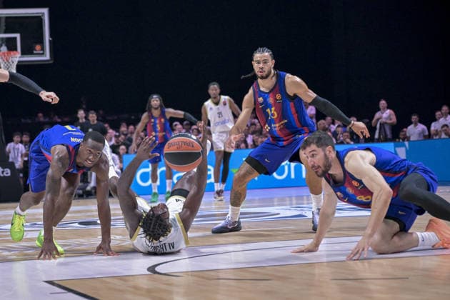 Dubai Basketball v FC Barcelona, Barca - EuroLeague DUBAI, UNITED ARAB EMIRATES - SEPTEMBER 29: Dario Brizuela (8) of FC Barcelona in action during the EuroLeague match between Dubai Basketball and FC Barcelona at Coca-Cola Arena in Dubai, United Arab Emirates, on September 29, 2026. Hassan al Raisi Anadolu Dubai United Arab Emirates. Editorial use only. Please get in touch for any other usage.  Copyright: x2026xAnadoluxHassanxalxRaisix