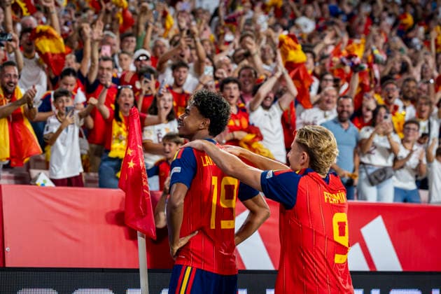 Spain v Croatia - UEFA Nations League 2026 27 Group A3 MD2 SEVILLE, SPAIN - SEPTEMBER 29: Lamine Yamal of Spain (L) celebrates his goal with Fermin Lopez of Spain (R) during the UEFA Nations League 2026 27 group phase match between Spain and Croatia at Estadio Ramon Sanchez Pizjuan on September 29, 2026 in Seville, Spain. Seville Estadio Ramon Sanchez Pizjuan Seville Spain Copyright: xAlbertoxGardinx AGardin_20260929_Foot_Spa_Cro_0198