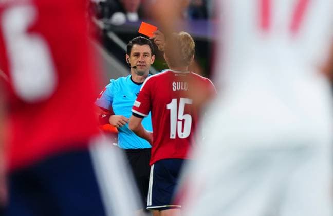 Pavel Sulc of Czechia is sent off Czechia v England, UEFA Nations League, Football, Fortuna Arena, Prague, Czechia - 29 Sep 2026Prague Fortuna Arena Czech Republic  Copyright: xJavierxGarcia Shutterstockx 17175831ad