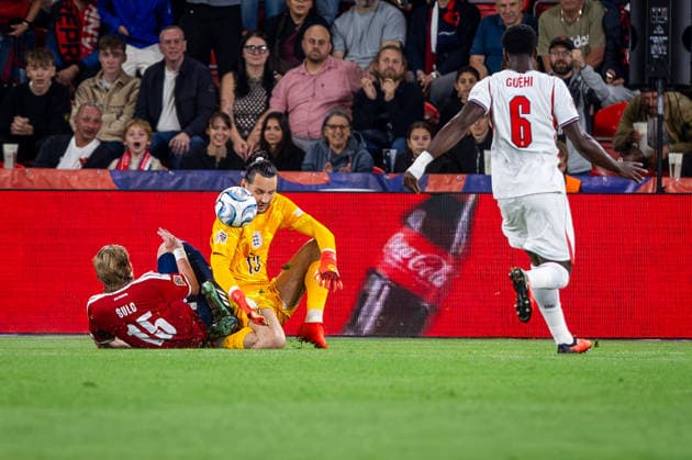 CZECHIA - ENGLAND Pavel Sulc of Czechia and Olympique Lyonnais and James Trafford of England and Leeds United during UEFA Nations League - League A - Group A3 - Matchday 2 - football match between Czechia and England. Fortuna Arena, Eden, Stadion, Prague, Czechia September 29, 2026. Photo by Branislav Racko Copyright: xx 080A5311