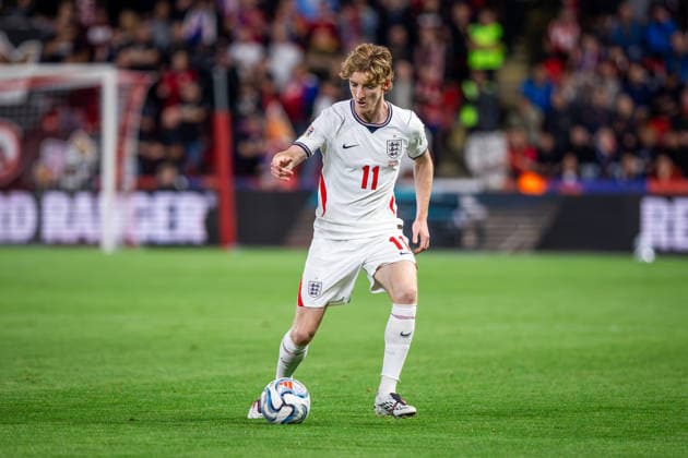 CZECHIA - ENGLAND Anthony Gordon of England and Barcelona on the ball during UEFA Nations League - League A - Group A3 - Matchday 2 - football match between Czechia and England. Fortuna Arena, Eden, Stadion, Prague, Czechia September 29, 2026. Photo by Branislav Racko Copyright: xx 080A5465