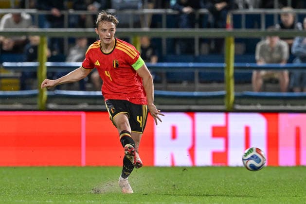260924 Belgium U21, U 21 vs Wales U21 Matte Smets (4) of Belgium pictured during a soccer game between the Under 21 national teams of Belgium and Wales on matchday 11 in group I in the qualifying of the UEFA Under 21 Championship , on Tuesday 29 September 2026 in Westerlo , Belgium .(Photo by David Catry Isosport) Westerlo Belgium  Copyright: xDavidxCatryx 20260929DC2_5470