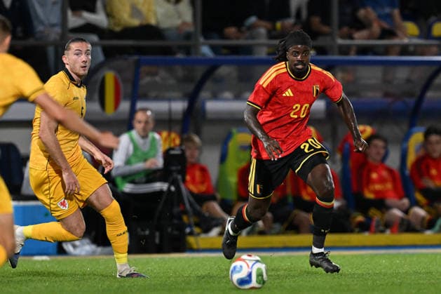 260924 Belgium U21, U 21 vs Wales U21 Archie Harris (5) of Wales defending on Richie Sagrado (20) of Belgium during a soccer game between the Under 21 national teams of Belgium and Wales on matchday 11 in group I in the qualifying of the UEFA Under 21 Championship , on Tuesday 29 September 2026 in Westerlo , Belgium .(Photo by David Catry Isosport) Westerlo Belgium  Copyright: xDavidxCatryx 20260929DC2_5600