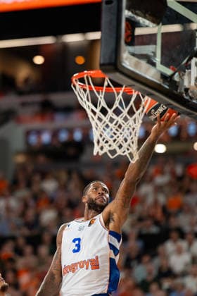 EuroLeague Round 2 match between Valencia Basket and of Kosner Baskonia Vitoria Gasteiz D.J. Stewart of Kosner Baskonia Vitoria Gasteiz seen in action during the EuroLeague Round 2 match between Valencia Basket and of Kosner Baskonia Vitoria Gasteiz at Roig Arena , (Valencia ) on September 29, 2025. Copyright: xVicentexVidalxFernandezx