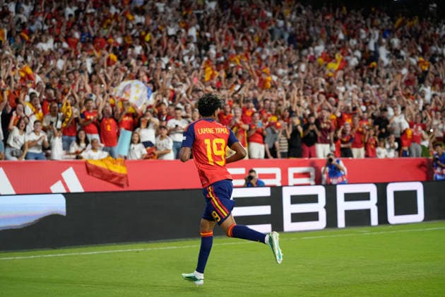 September 29, 2026, Sevilla, Sevilla, Spain: Lamine Yamal of Spain celebrates after scoring his team s first goal during the UEFA Nations League 2026 27 group phase match between Spain and Croatia at Ramon Sanchez-Pizjuan stadium on September 29, 2026, in Sevilla, Spain. Sevilla Spain - ZUMAa181 20260929_zaa_a181_059 Copyright: xJoaquinxCorcherox
