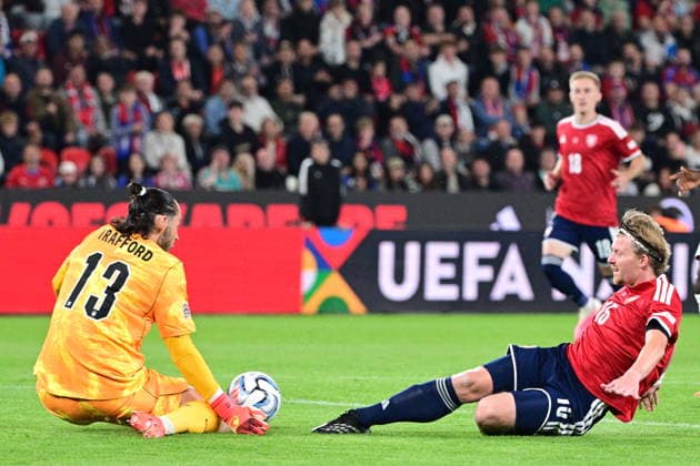 From left goalkeeper James Trafford of England and Pavel Sulc of Czechia in action during the UEFA Nations League, A3 group 2nd round match Czech Republic vs England, on September 29, 2026, in Prague, Czech Republic. (CTKxPhoto MichalxKamaryt) CTKPhotoP2026092908513  CTKPhotoP2026092908513