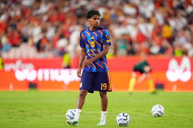 September 29, 2026, Sevilla, Sevilla, Spain: Lamine Yamal of Spain looks on during the UEFA Nations League 2026 27 group phase match between Spain and Croatia at Ramon Sanchez-Pizjuan stadium on September 29, 2026, in Sevilla, Spain. Spain V Croatia - UEFA Nations League 2026 27 Group A3 MD2  - ZUMAa181 20260929_zaa_a181_071 Copyright: xJoaquinxCorcherox