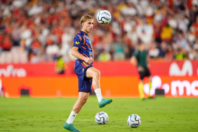 September 29, 2026, Sevilla, Sevilla, Spain: Fermin Lopez of Spain warms up during the UEFA Nations League 2026 27 group phase match between Spain and Croatia at Ramon Sanchez-Pizjuan stadium on September 29, 2026, in Sevilla, Spain. Sevilla Spain - ZUMAa181 20260929_zaa_a181_067 Copyright: xJoaquinxCorcherox