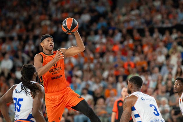 EuroLeague Round 2 match between Valencia Basket and of Kosner Baskonia Vitoria Gasteiz Jasiel Rivero of Valencia Basket seen in action during the EuroLeague Round 2 match between Valencia Basket and of Kosner Baskonia Vitoria Gasteiz at Roig Arena , (Valencia ) on September 29, 2025. Copyright: xVicentexVidalxFernandezx
