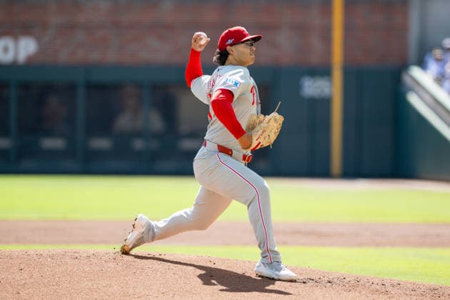 Jesús Luzardo 44 of the Philadelphia Phillies pitches in the first inning against the Atlanta Braves in game one of the MLB, Baseball Herren, USA National League Wild Card round at Truist Park on Tuesday, September 29, 2026 in Atlanta, Georgia.  ATL20260928114 JULIANxALEXANDER