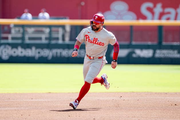 in the first inning against the Philadelphia Phillies in game one of the MLB, Baseball Herren, USA National League Wild Card round at Truist Park on Tuesday, September 29, 2026 in Atlanta, Georgia.  ATL20260928112 JULIANxALEXANDER
