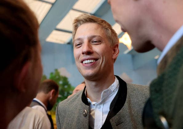 Fussball, Herren, Regionalliga Bayern, Saison 2026 2027, TSV 1860 München, Offizieller Wiesnbesuch, Hacker Festzelt Dominik Krause, Oberbürgermeister der Stadt München Kopf, Portrait