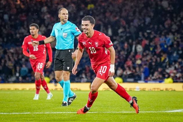 Fussball UEFA Nations League 2026 - 2027, 2. Spieltag - Schottland vs Schweiz - Hampden Park (Glasgow): Tor und Torjubel zum 0:3 durch Zeki Amdouni (Schweiz, 10) Freude, Emotionen, Jubel Copyright: xJOERANxSTEINSIEKx