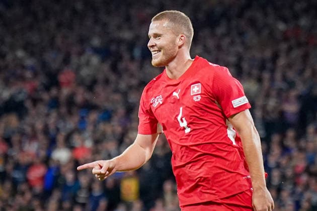 Fussball UEFA Nations League 2026 - 2027, 2. Spieltag - Schottland vs Schweiz - Hampden Park (Glasgow): Tor und Torjubel zum 0:2 durch Nico Elvedi (Schweiz, 4) Freude, Emotionen, Jubel Mimik, Gesichtsausdruck, Emotion Copyright: xJOERANxSTEINSIEKx